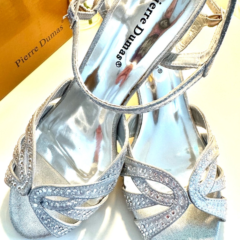 Pierre Dumas Sparkly Silver Women's Dress Shoes w/ Crystals Slight Heels Size 7